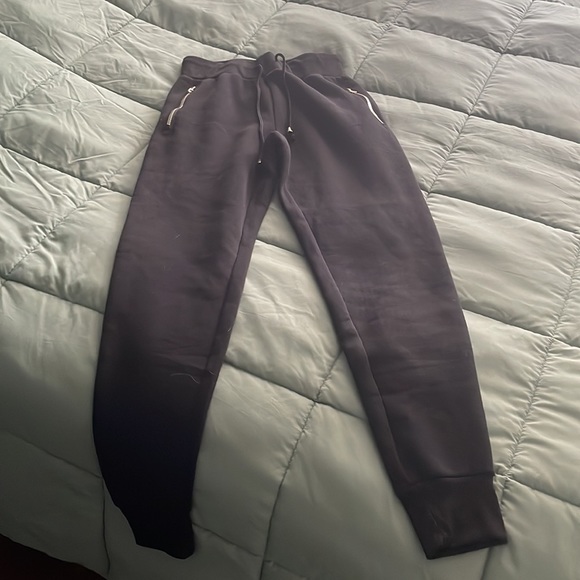 NWT- Fashion Nova Zip Up Jacket and Jogger Pants - Picture 2 of 8